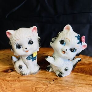 2 Vintage Catskill Game Farm Anthropomorphic Figurine Cat Kitty Fine China RARE
